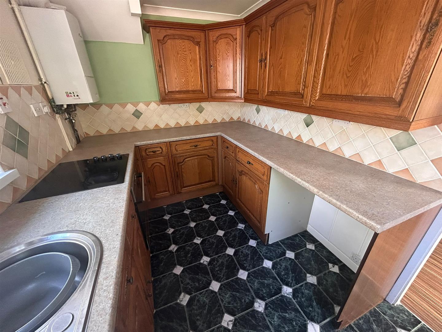 Clos Rhymni, Cwmrhydyceirw, Swansea, SA6 6RB